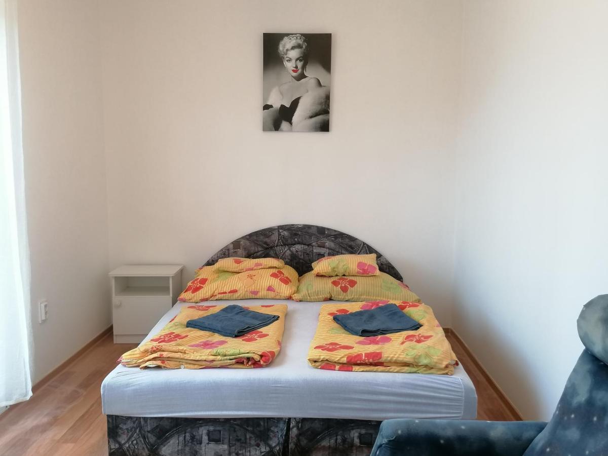 Вілла Family House Еґер Екстер'єр фото