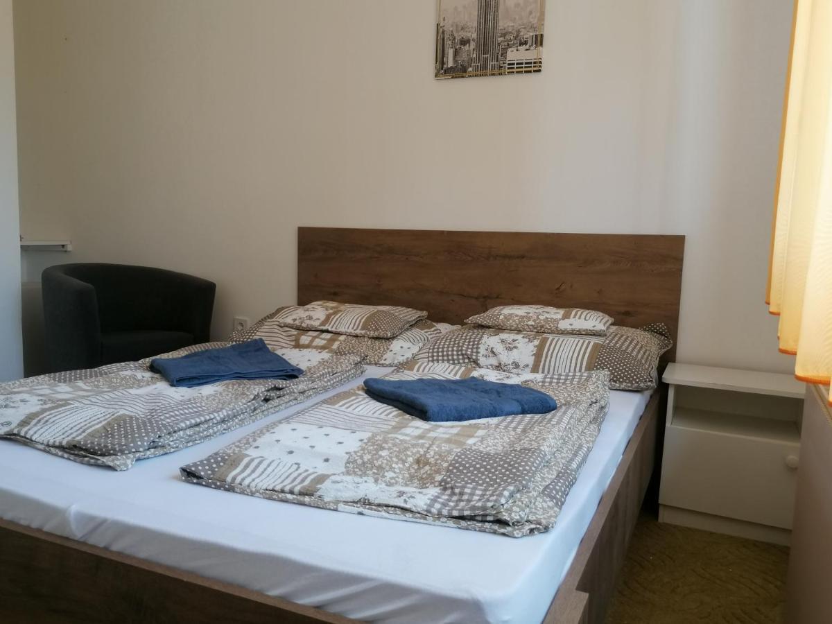 Вілла Family House Еґер Екстер'єр фото