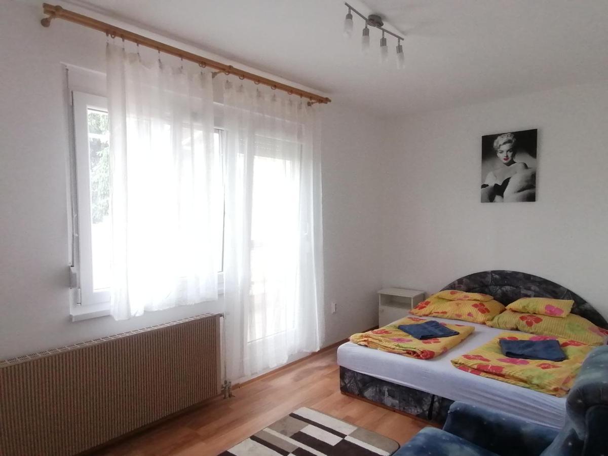 Вілла Family House Еґер Екстер'єр фото