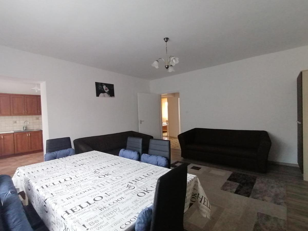 Вілла Family House Еґер Екстер'єр фото