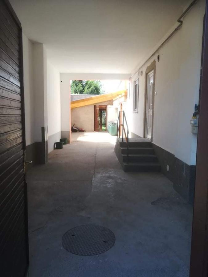Вілла Family House Еґер Екстер'єр фото