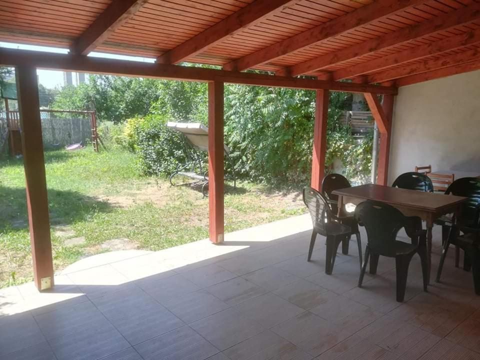 Вілла Family House Еґер Екстер'єр фото