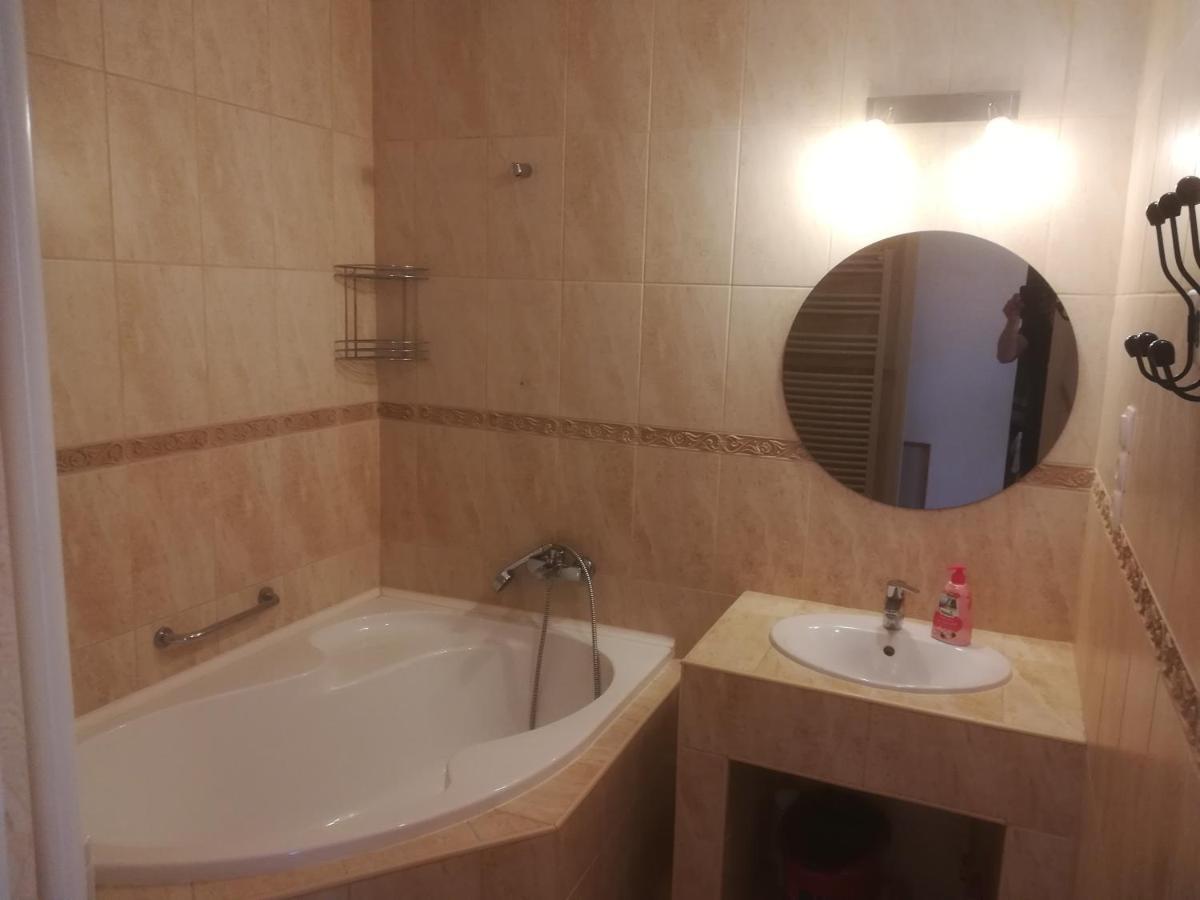 Вілла Family House Еґер Екстер'єр фото